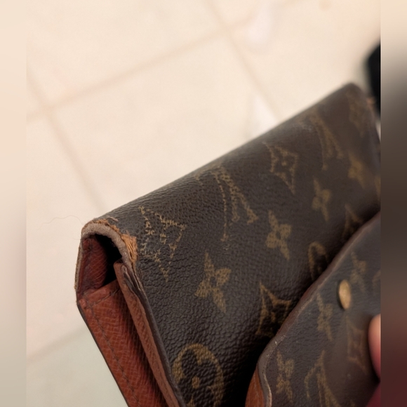 Authentic Louis Vuitton Vintage Monogram Long Wallet – Distressed Patina